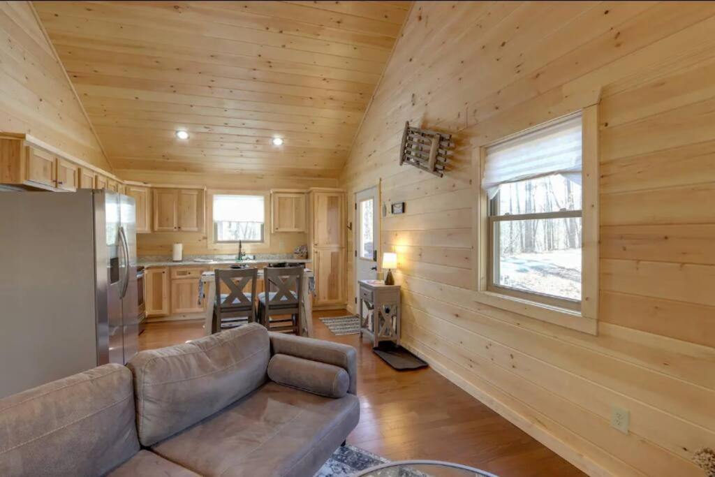 New Serene, Fun & Comfy Cabin- Covered Deck, Grill, Arcade Мърфи Екстериор снимка