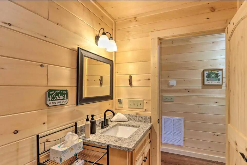 New Serene, Fun & Comfy Cabin- Covered Deck, Grill, Arcade Мърфи Екстериор снимка