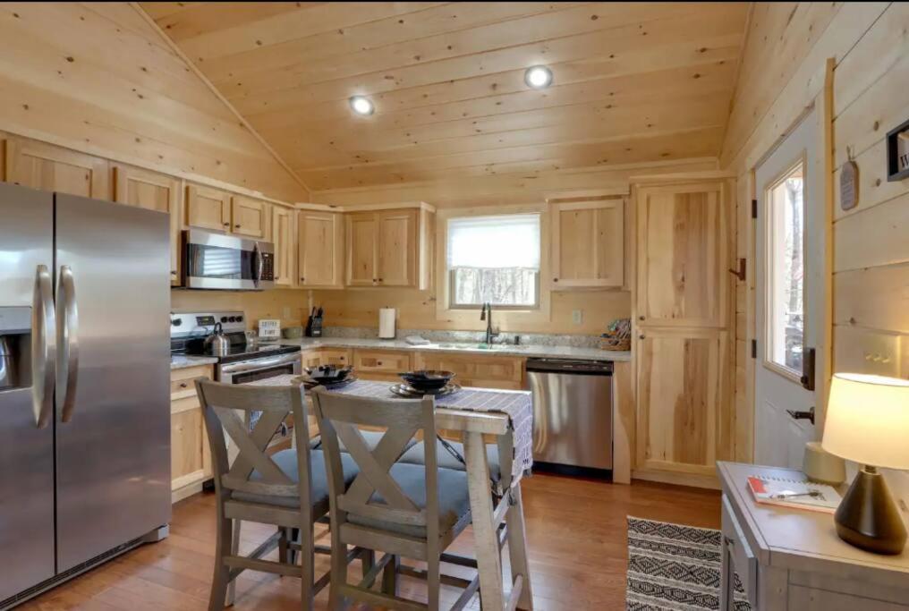 New Serene, Fun & Comfy Cabin- Covered Deck, Grill, Arcade Мърфи Екстериор снимка