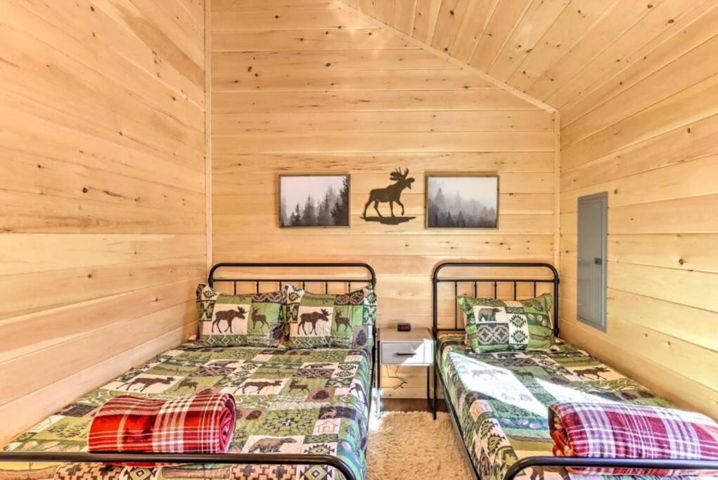 New Serene, Fun & Comfy Cabin- Covered Deck, Grill, Arcade Мърфи Екстериор снимка