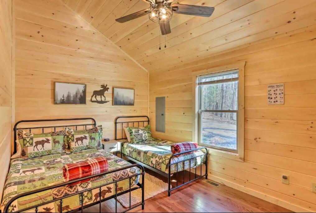 New Serene, Fun & Comfy Cabin- Covered Deck, Grill, Arcade Мърфи Екстериор снимка